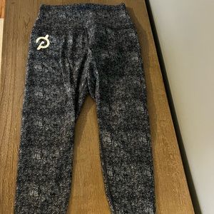 Peloton cropped leggings Womens Sz Large